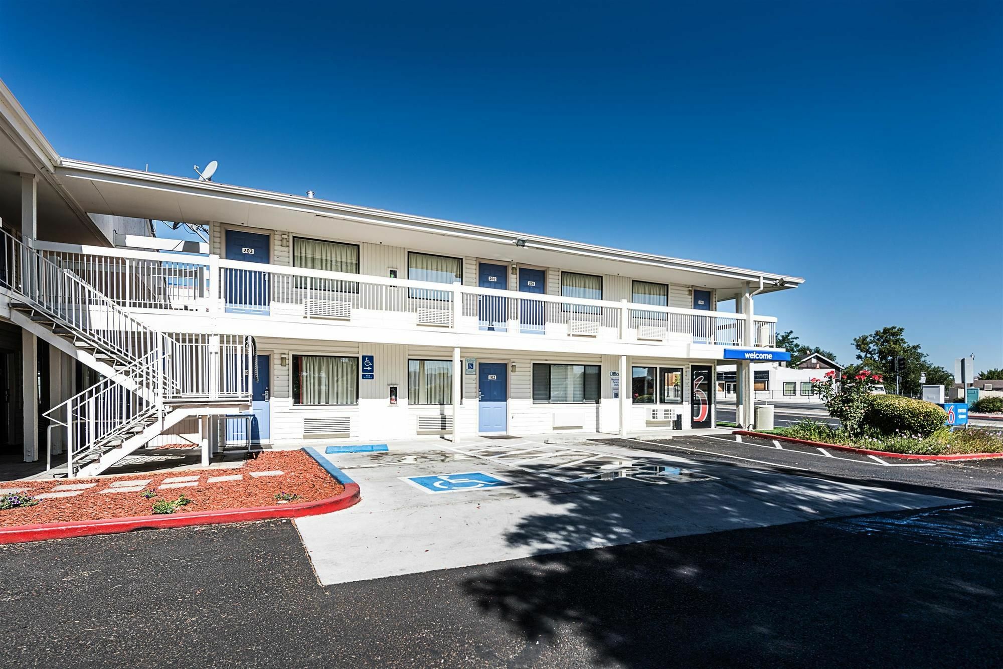 6-sparks, Nv - Airport - Hotel